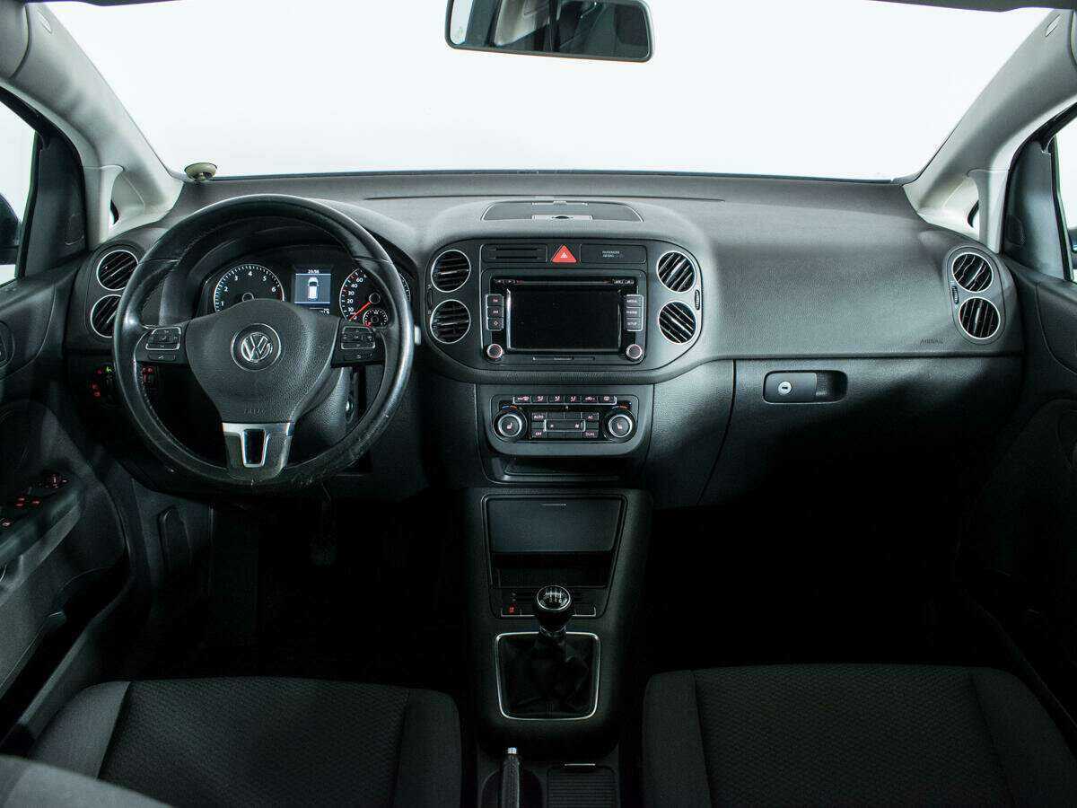 Купить Volkswagen Golf Plus с пробегом. Фото: #11
