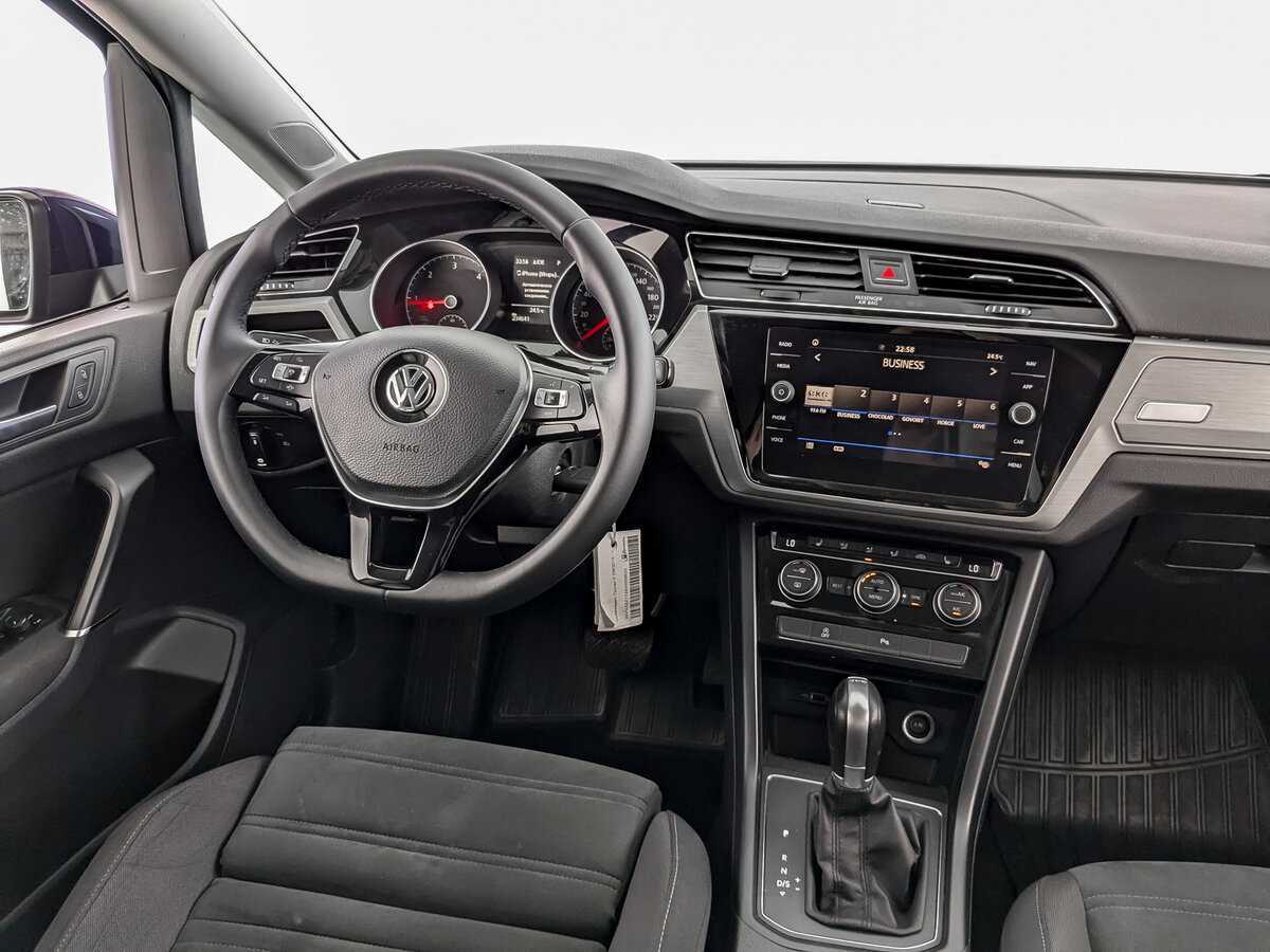 Купить Volkswagen Touran с пробегом. Фото: #22