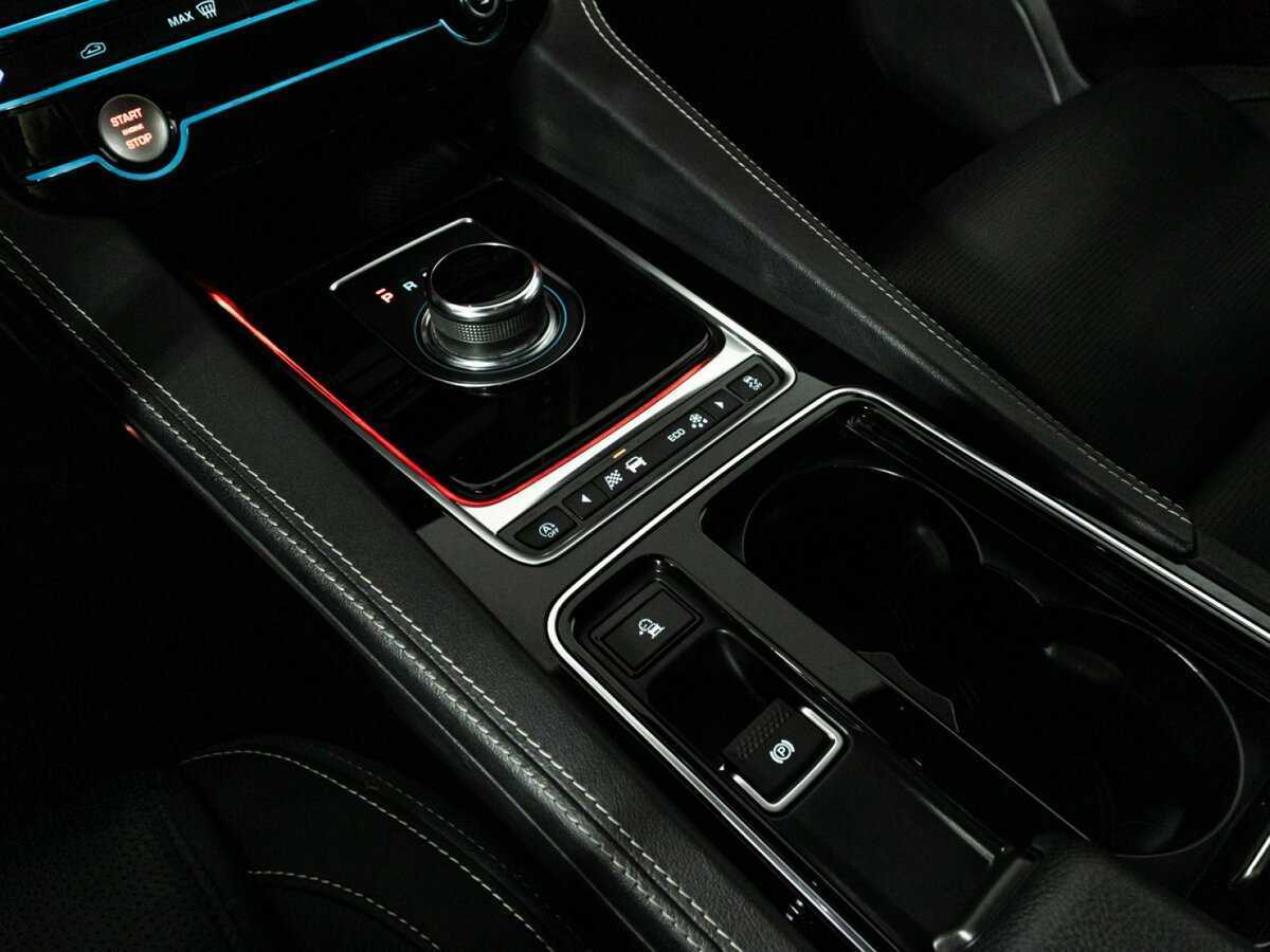Купить Jaguar F-Pace с пробегом. Фото: #23
