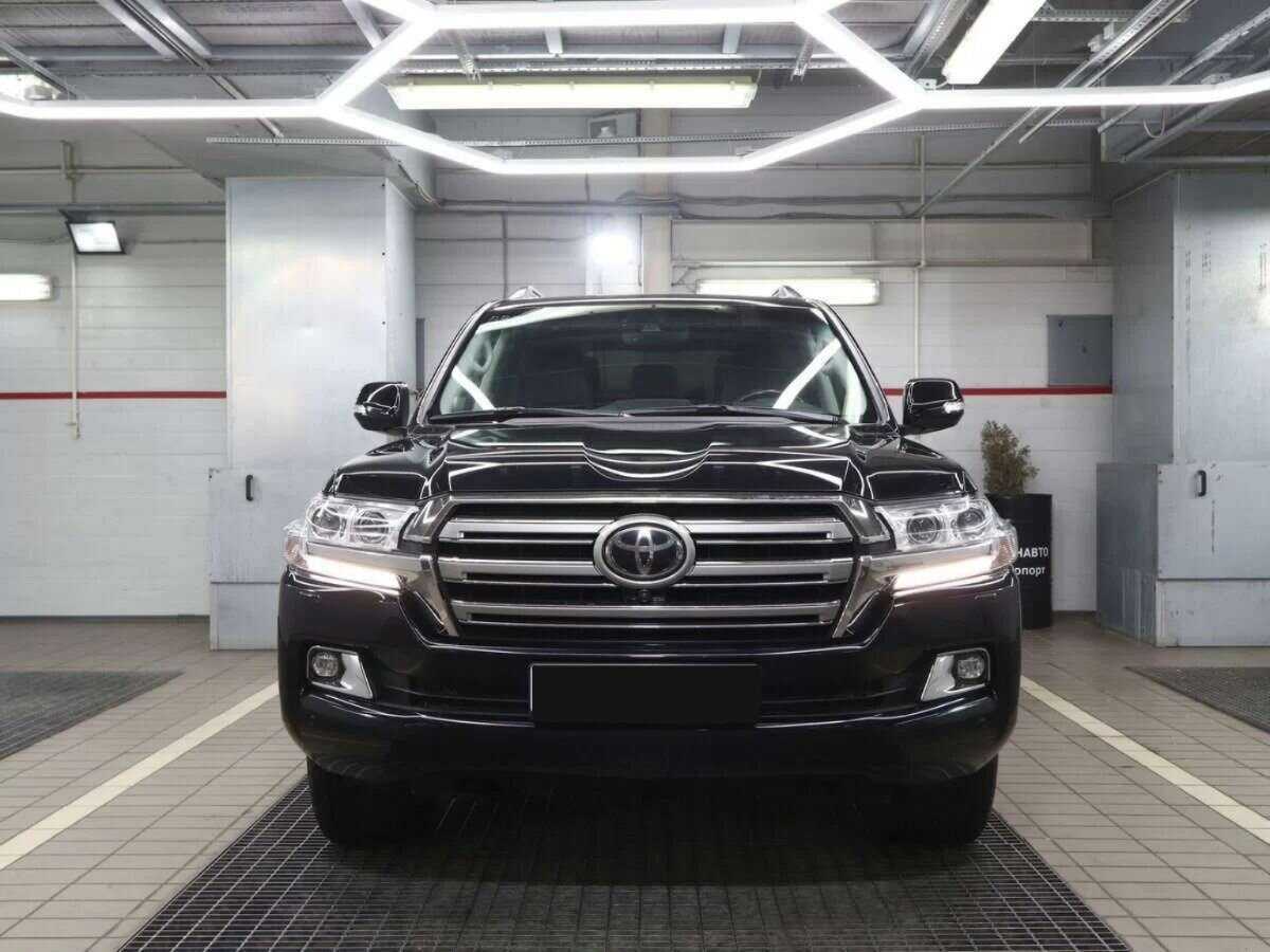 Купить Toyota Land Cruiser с пробегом. Фото: #1