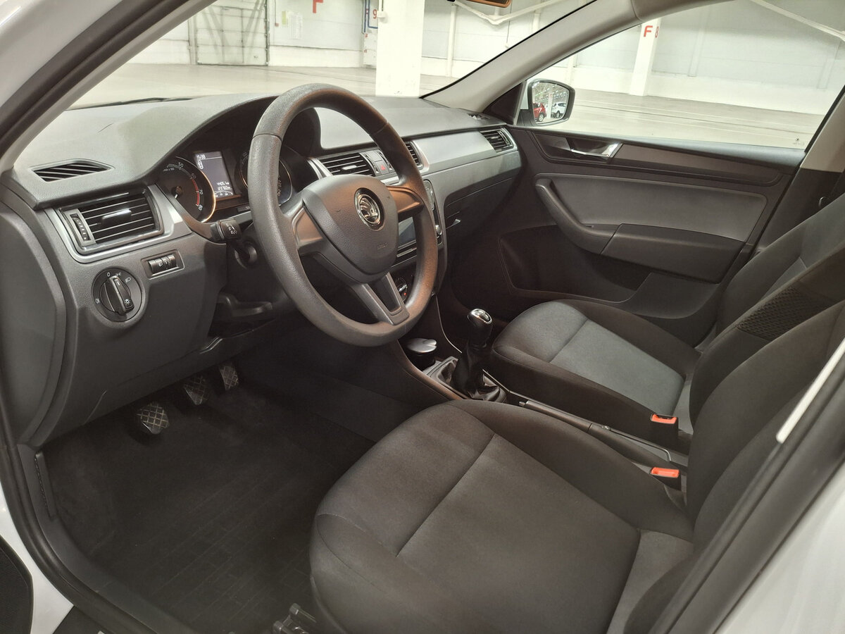 Купить Skoda Rapid с пробегом. Фото: #15