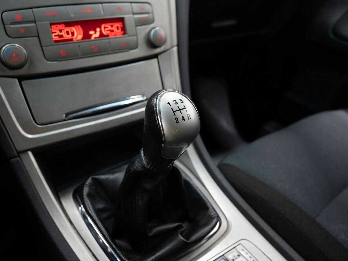 Купить Ford Mondeo с пробегом. Фото: #13