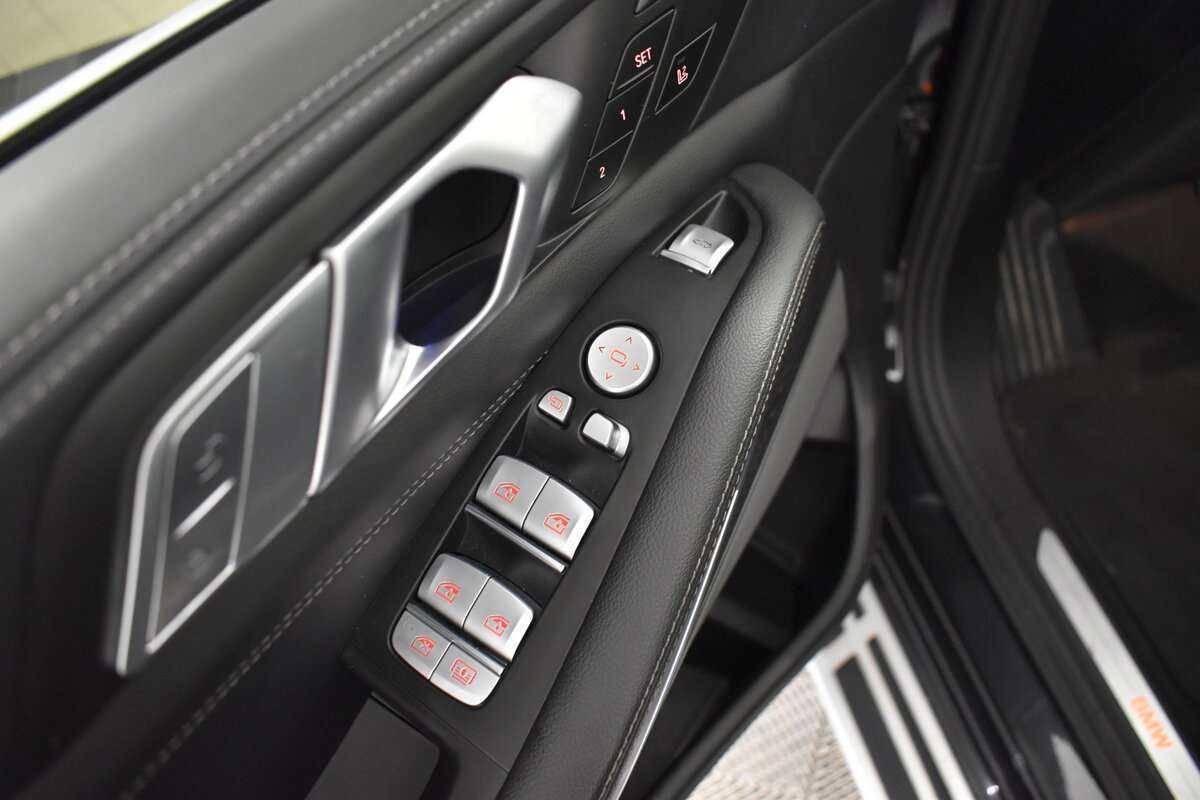 Купить BMW X7 с пробегом. Фото: #16