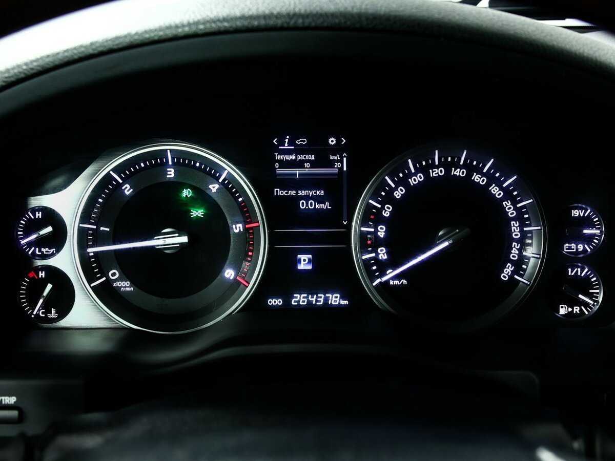 Купить Toyota Land Cruiser с пробегом. Фото: #9