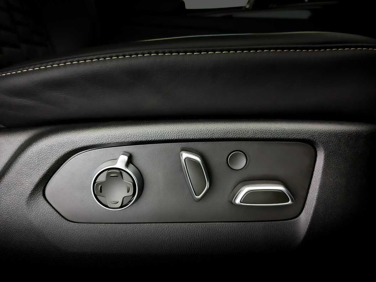Купить Cadillac Escalade с пробегом. Фото: #25