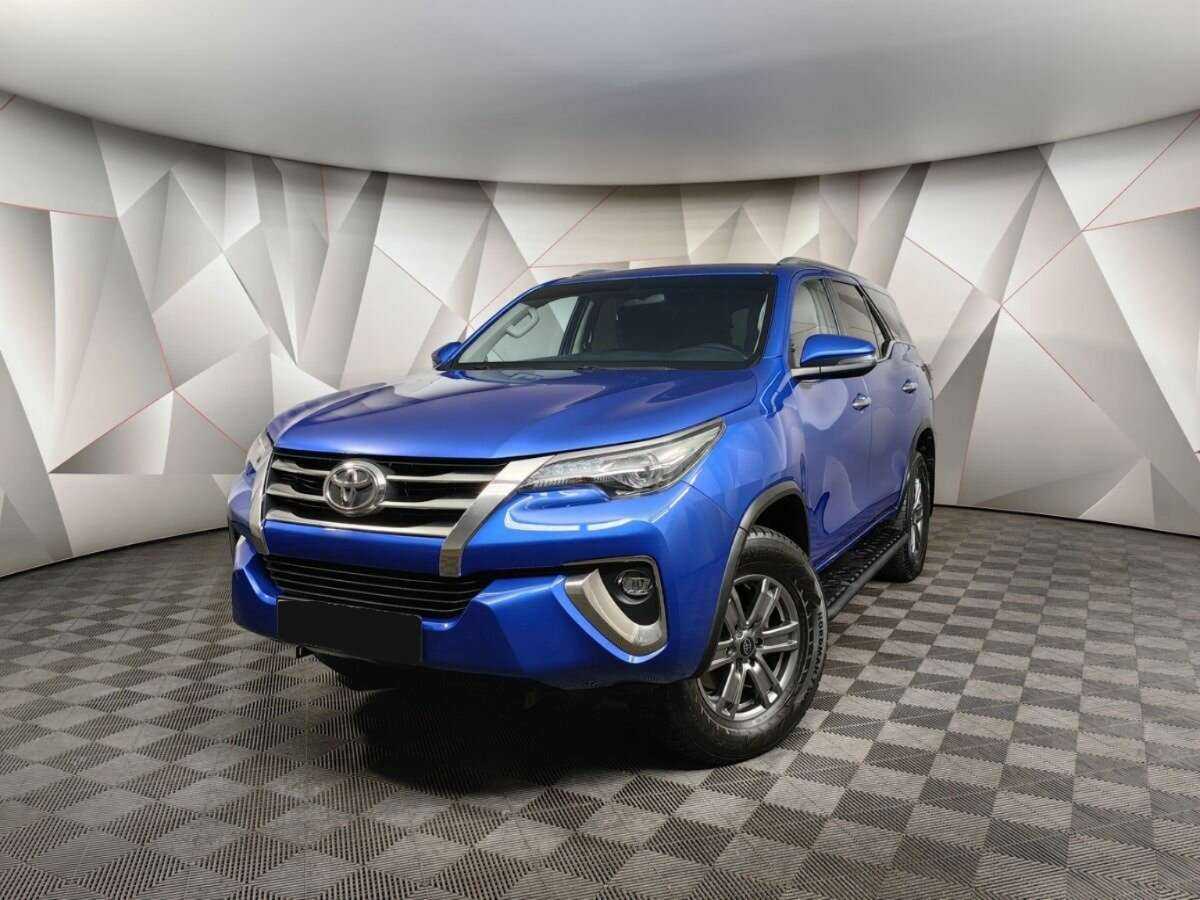 Купить Toyota Fortuner с пробегом. Посмотреть фото