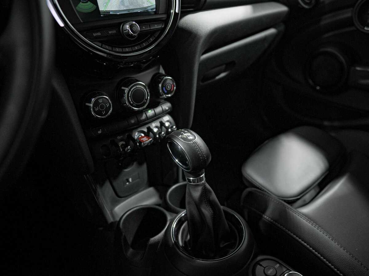 Купить Mini Hatch с пробегом. Фото: #9