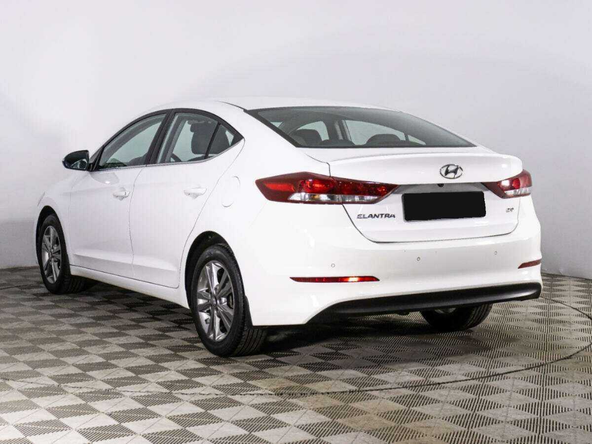 Купить Hyundai Elantra с пробегом. Фото: #6
