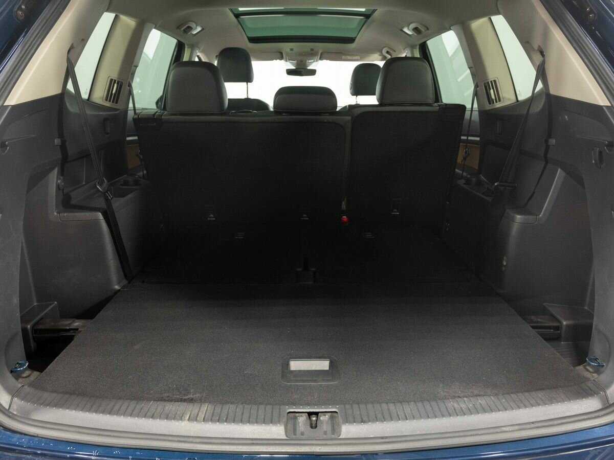 Купить Volkswagen Teramont с пробегом. Фото: #24