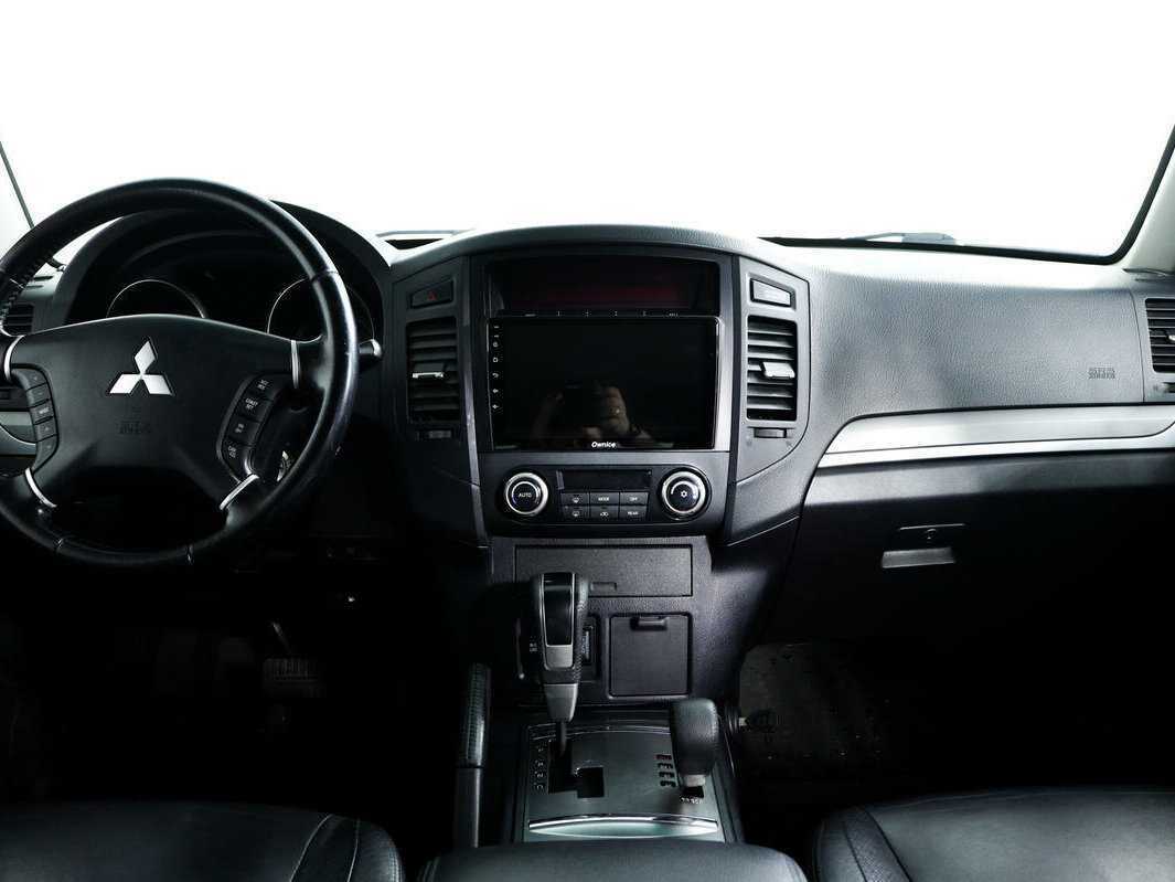 Купить Mitsubishi Pajero с пробегом. Фото: #8
