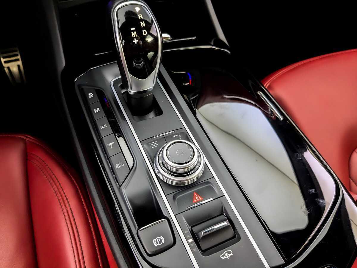 Купить Maserati Levante с пробегом. Фото: #21
