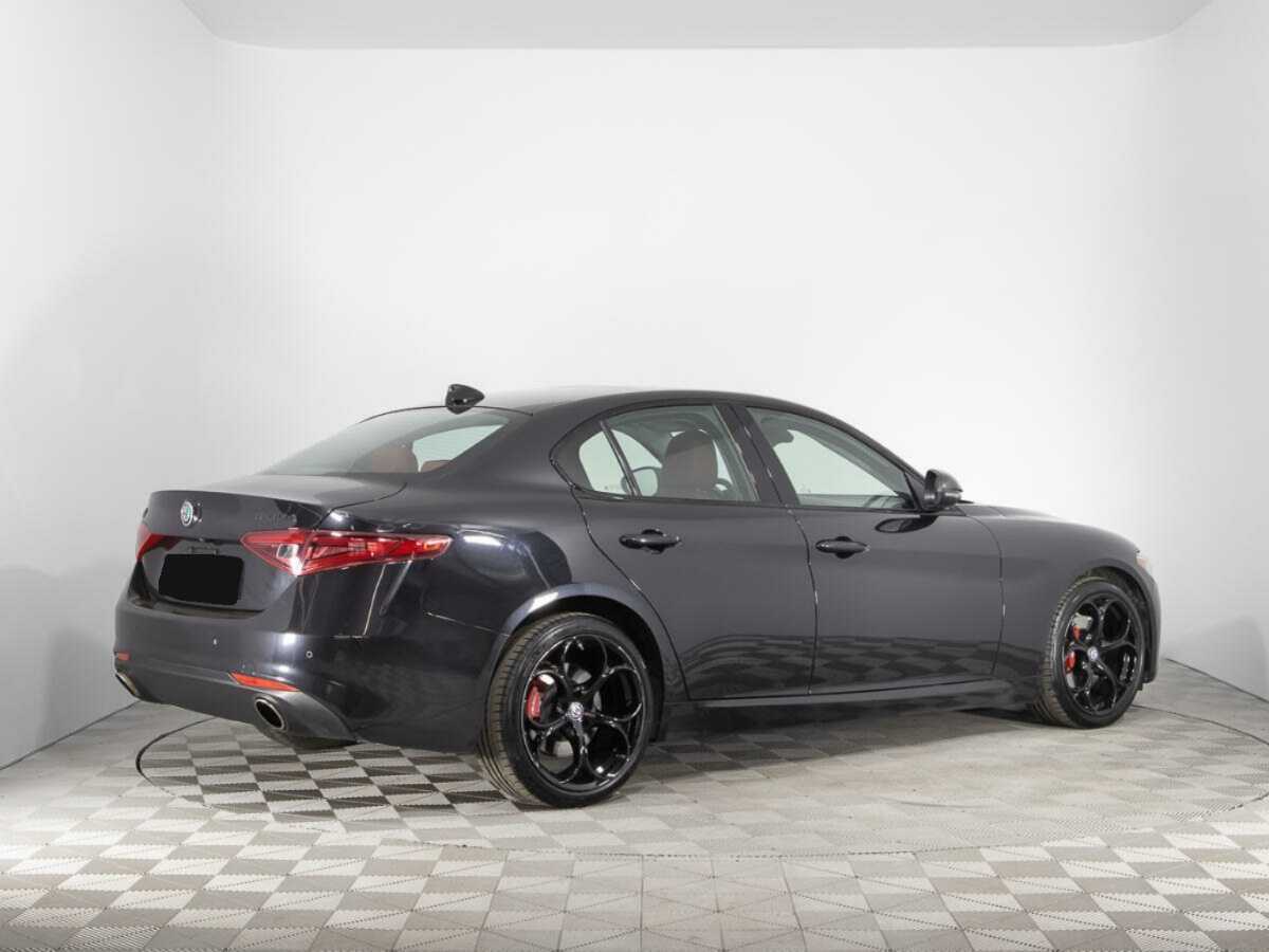 Купить Alfa Romeo Giulia с пробегом. Фото: #4