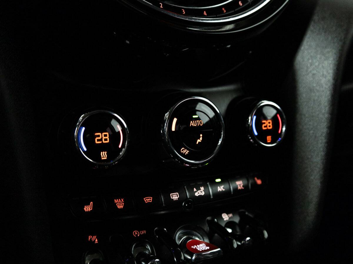 Купить Mini Hatch с пробегом. Фото: #15