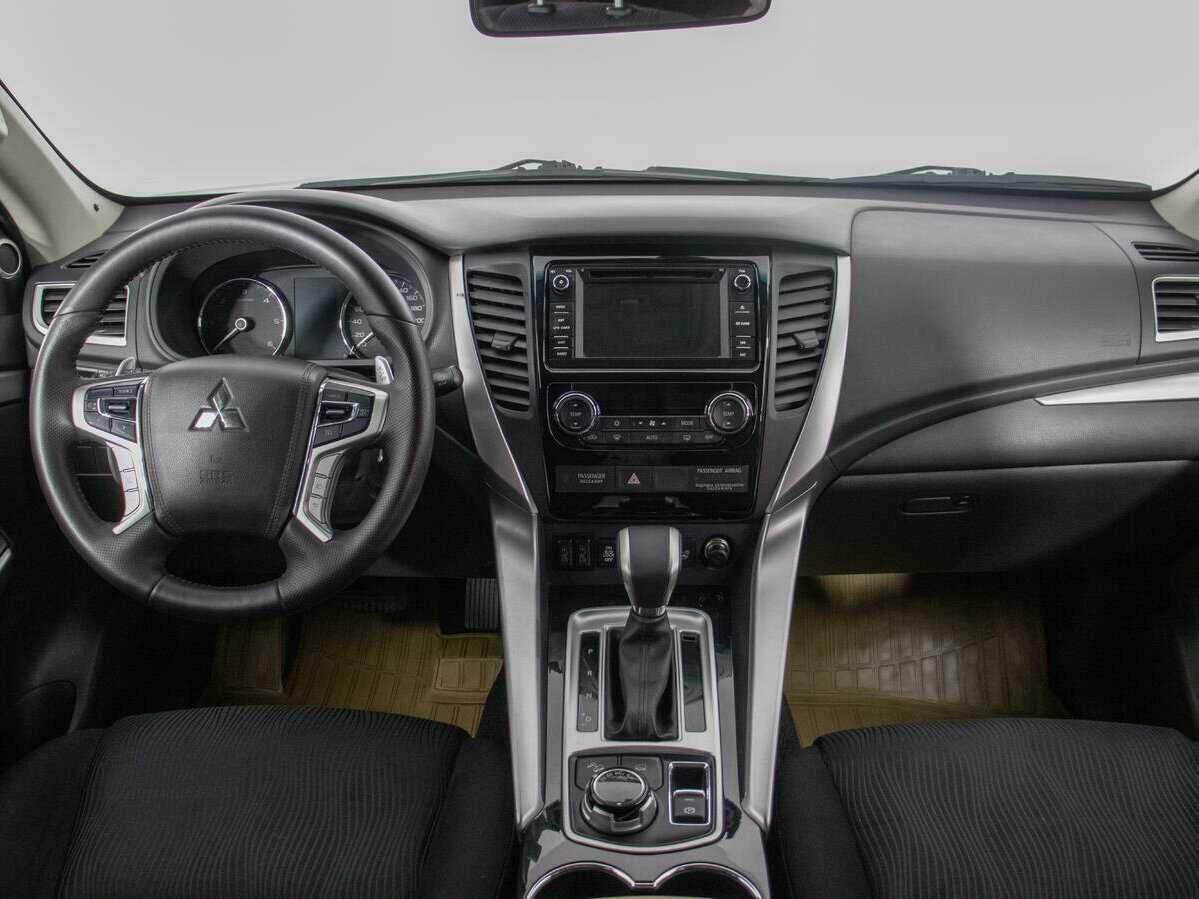 Купить Mitsubishi Pajero Sport с пробегом. Фото: #13