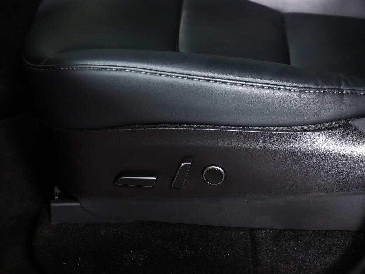 Купить Tesla Model Y с пробегом. Фото: #15