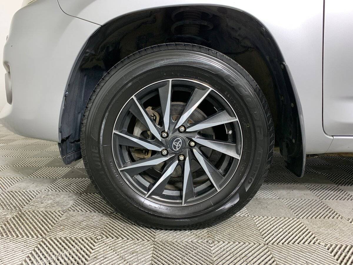 Купить Toyota RAV4 с пробегом. Фото: #8