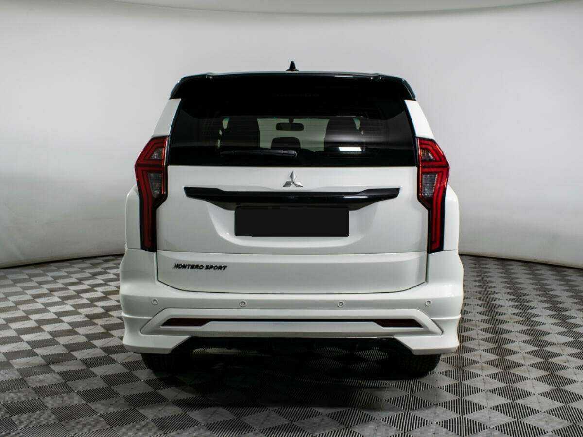 Купить Mitsubishi Montero Sport с пробегом. Фото: #5