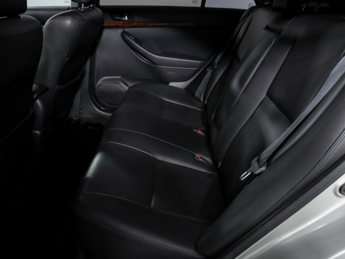 Купить Toyota Avensis с пробегом. Фото: #7
