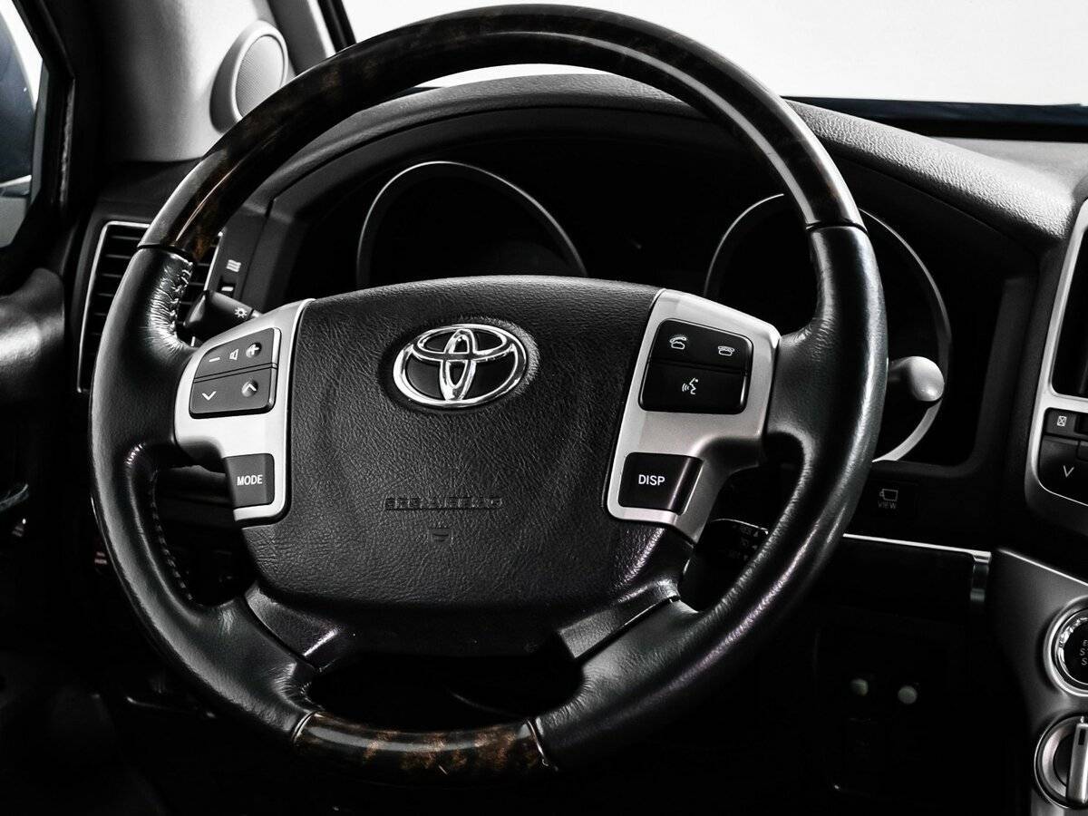 Купить Toyota Land Cruiser с пробегом. Фото: #10