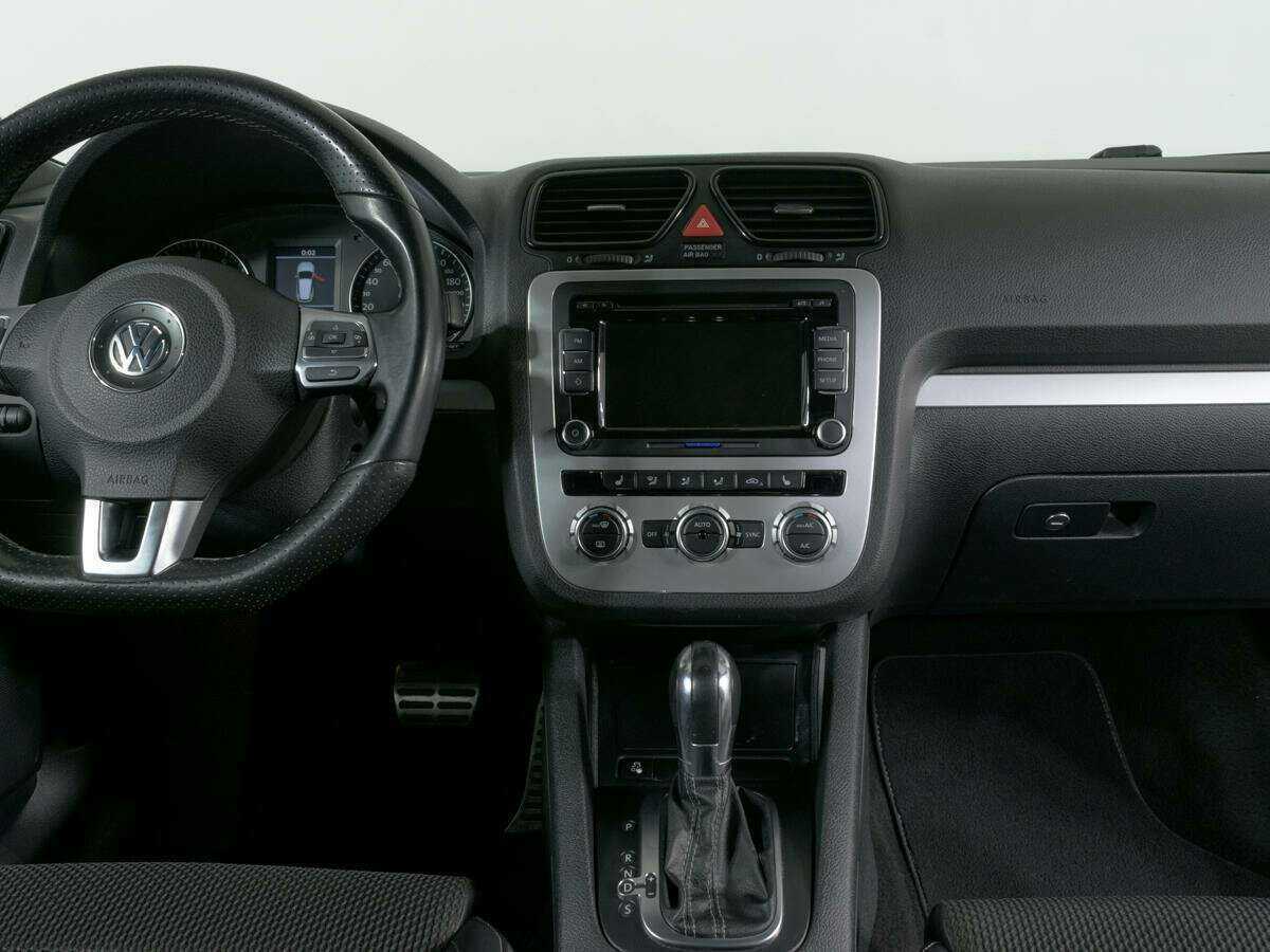 Купить Volkswagen Scirocco с пробегом. Фото: #9