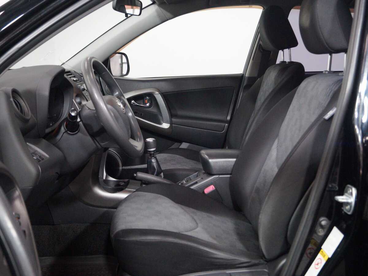 Купить Toyota RAV4 с пробегом. Фото: #10