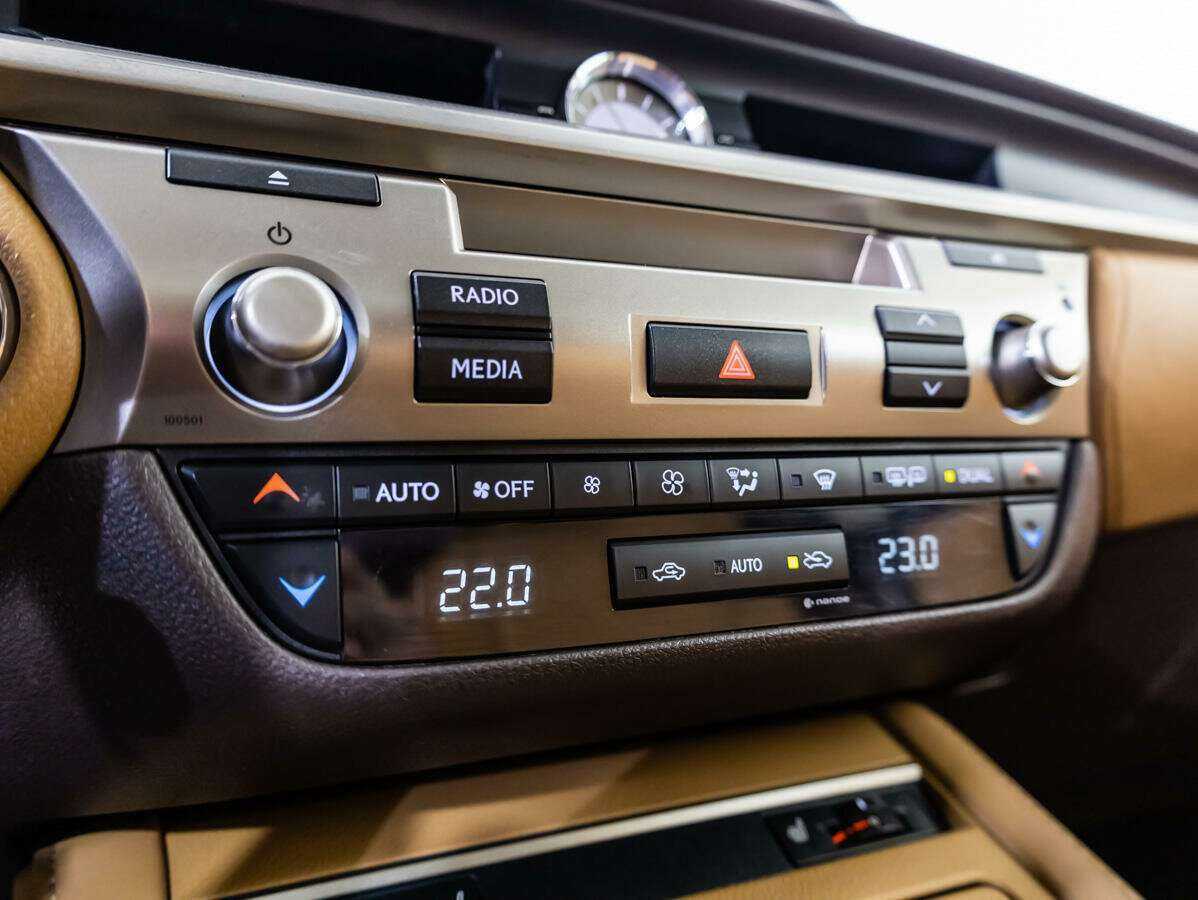 Купить Lexus ES с пробегом. Фото: #12