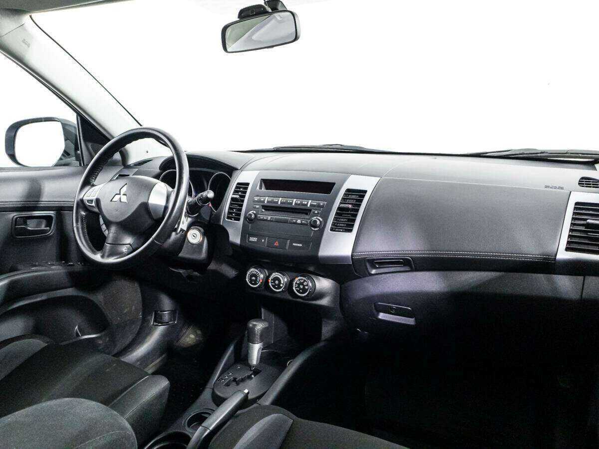 Купить Mitsubishi Outlander с пробегом. Фото: #8