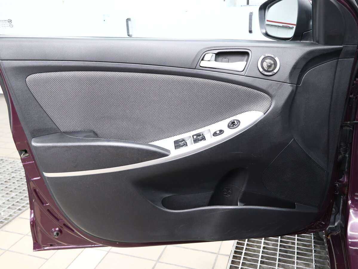 Купить Hyundai Solaris с пробегом. Фото: #4