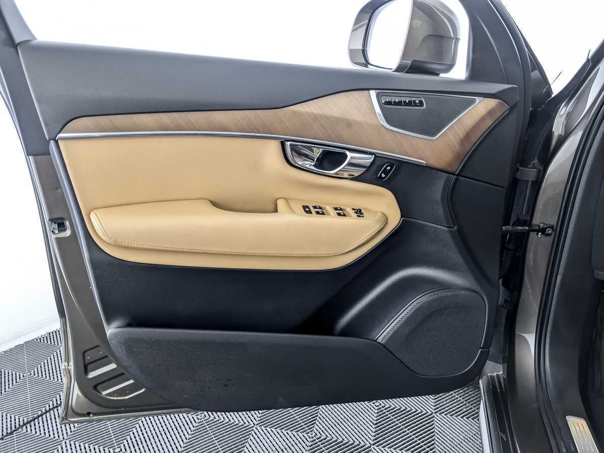 Купить Volvo XC90 с пробегом. Фото: #14