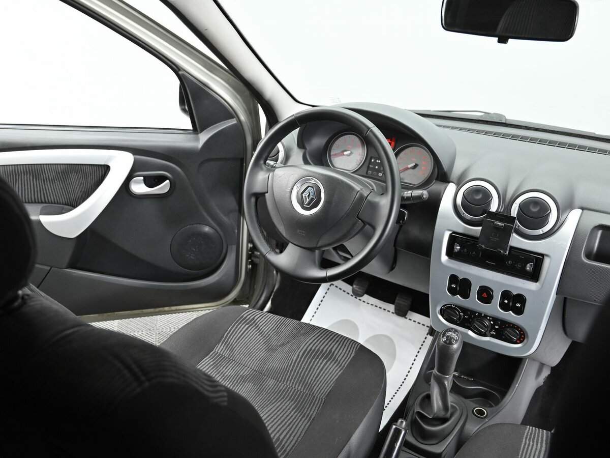Купить Renault Logan с пробегом. Фото: #10