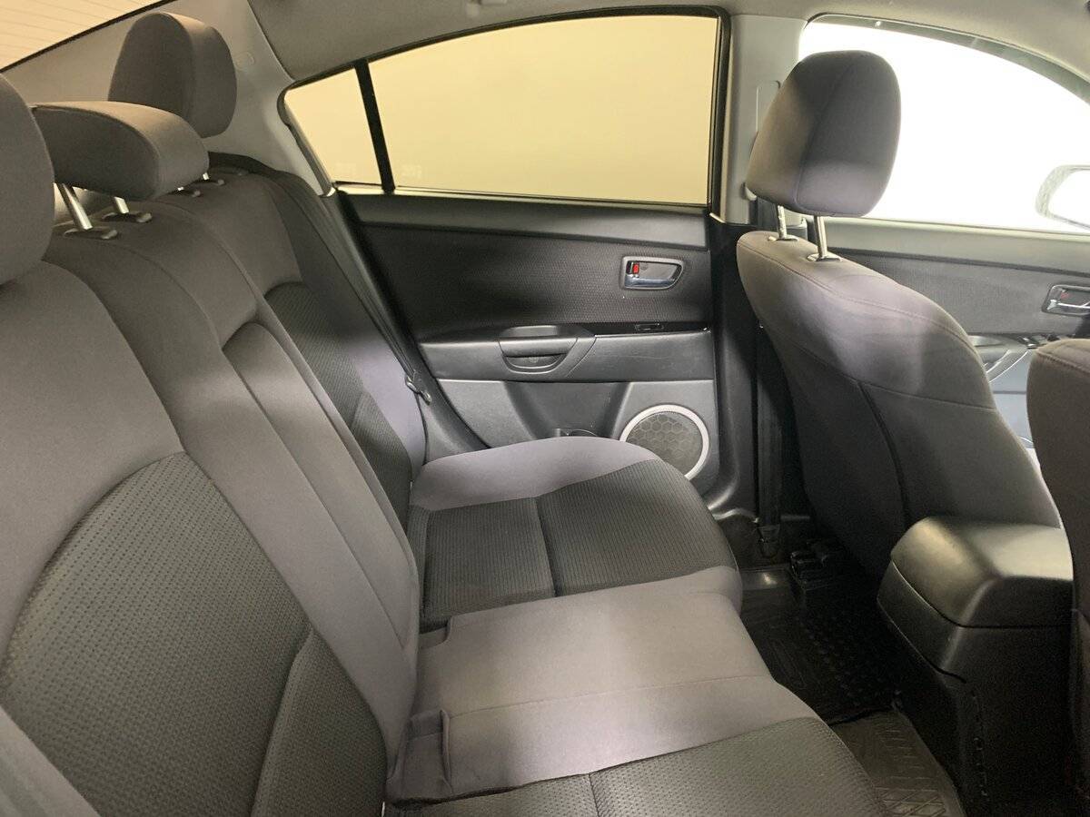 Купить Mazda 3 с пробегом. Фото: #16