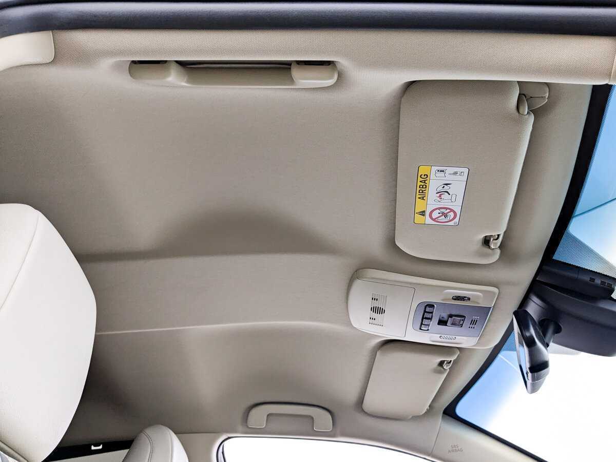 Купить Toyota Camry с пробегом. Фото: #18