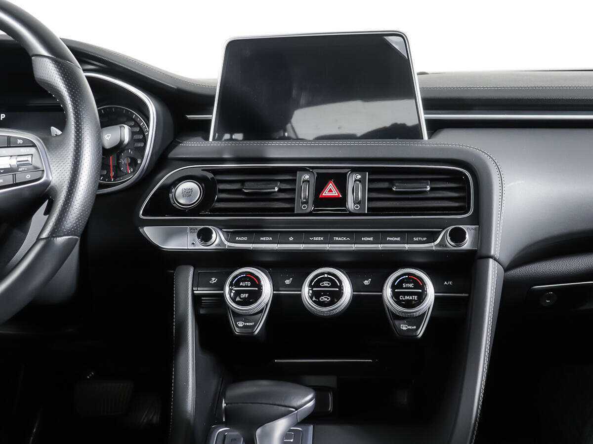 Купить Genesis G70 с пробегом. Фото: #11