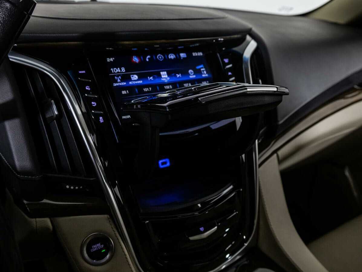 Купить Cadillac Escalade с пробегом. Фото: #16