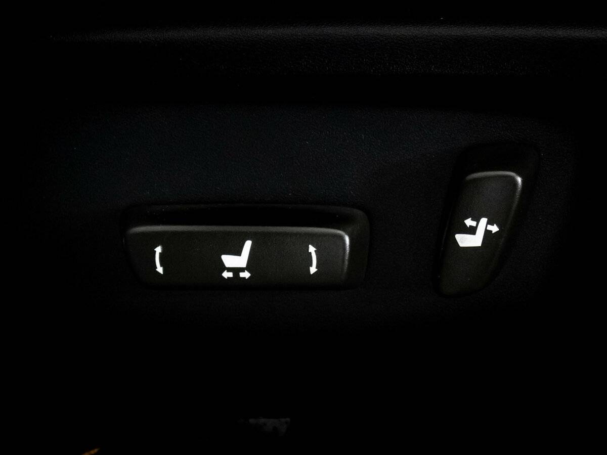 Купить Toyota Fortuner с пробегом. Фото: #22