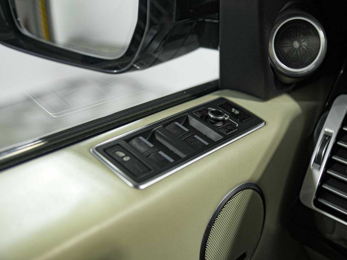 Купить Land Rover Range Rover с пробегом. Фото: #14