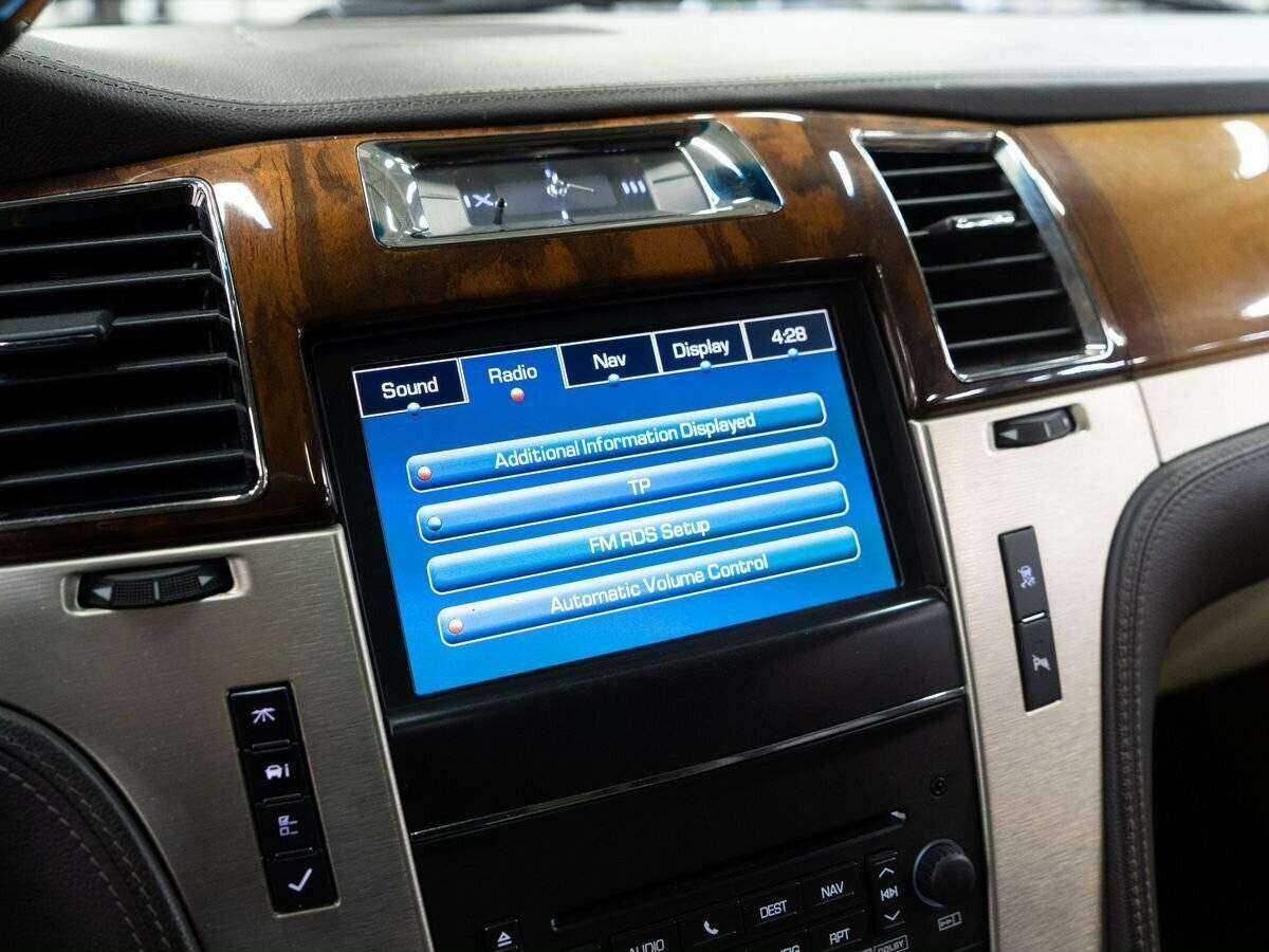 Купить Cadillac Escalade с пробегом. Фото: #12
