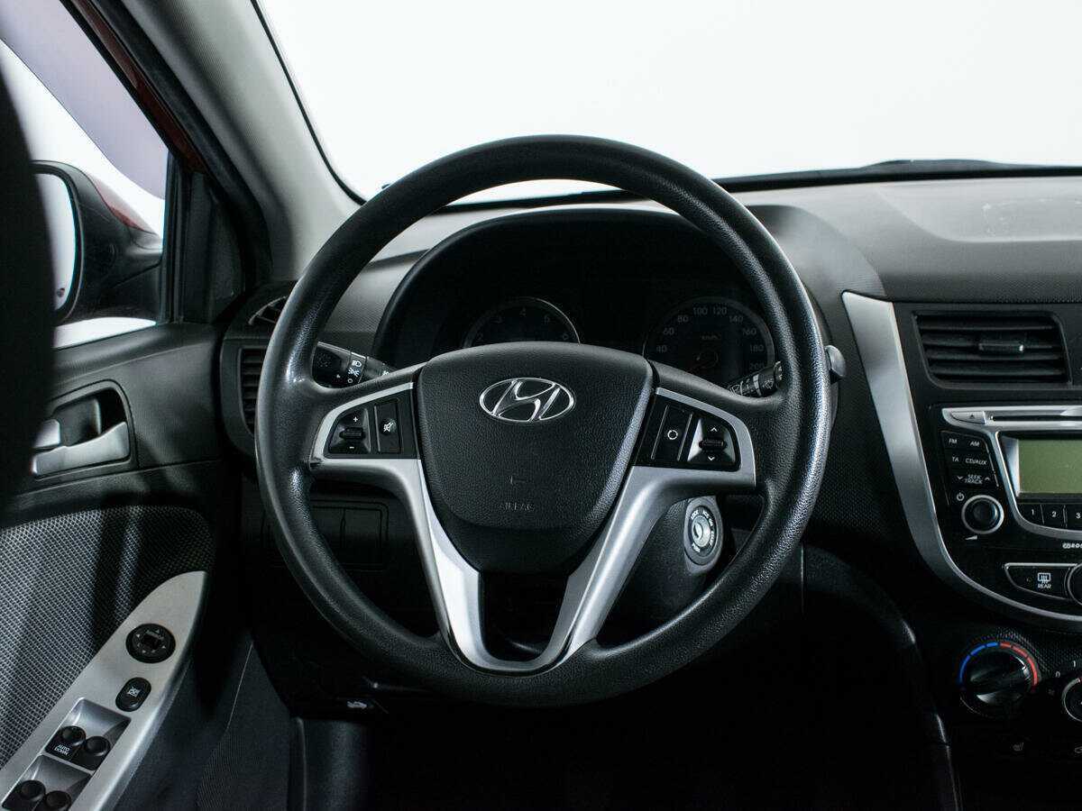 Купить Hyundai Solaris с пробегом. Фото: #13