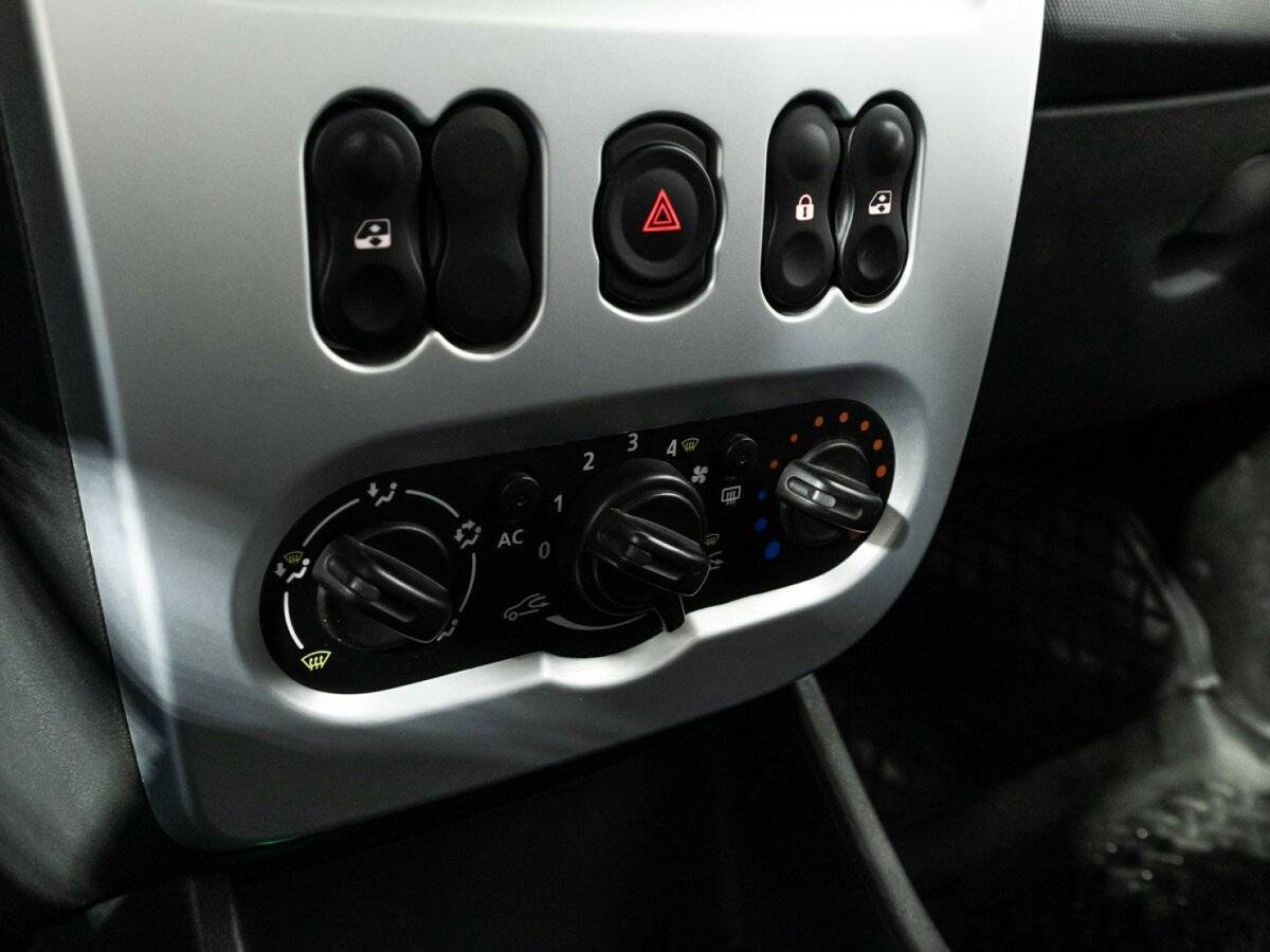 Купить Renault Logan с пробегом. Фото: #13