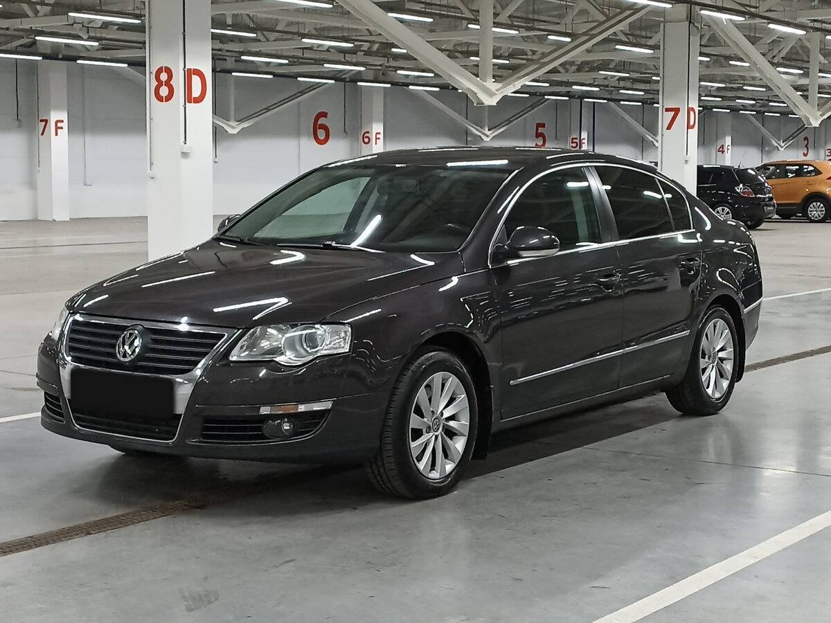 Купить Volkswagen Passat с пробегом. Посмотреть фото