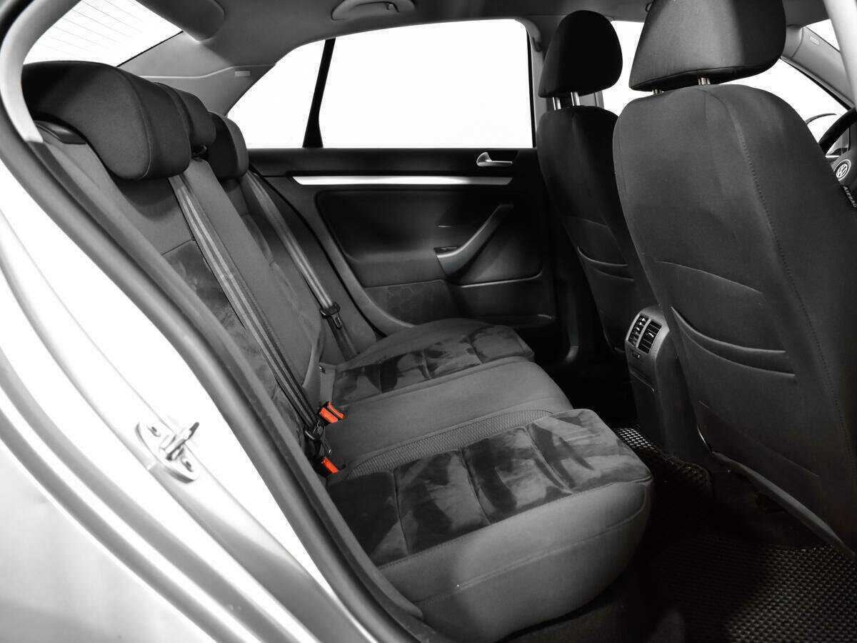 Купить Volkswagen Jetta с пробегом. Фото: #9