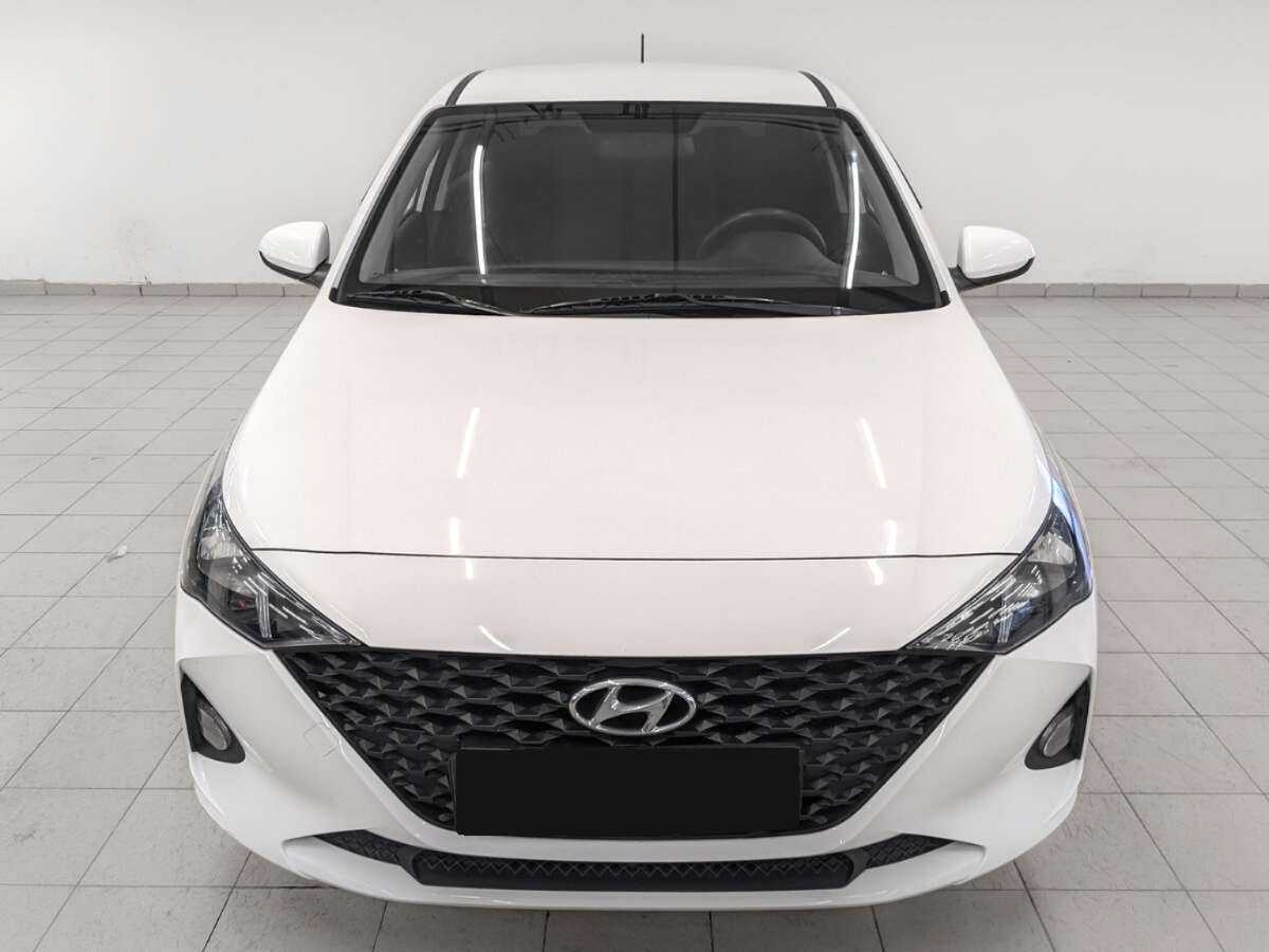 Купить Hyundai Solaris с пробегом. Фото: #1