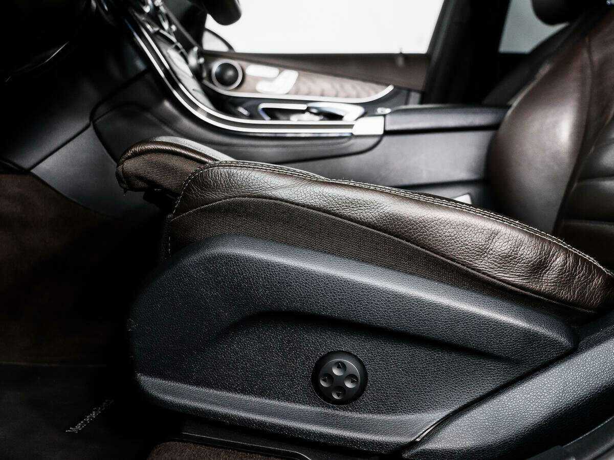Купить Mercedes-Benz GLC с пробегом. Фото: #10