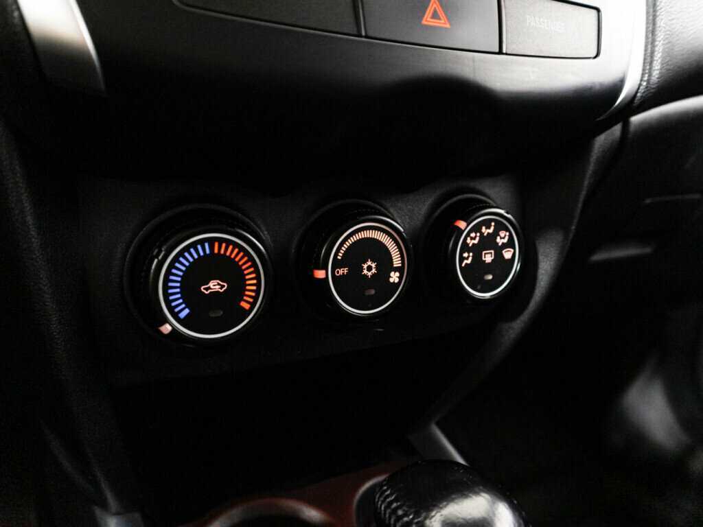 Купить Mitsubishi ASX с пробегом. Фото: #14