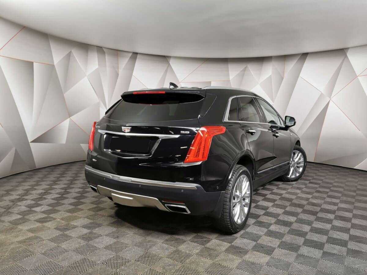 Купить Cadillac XT5 с пробегом. Фото: #1