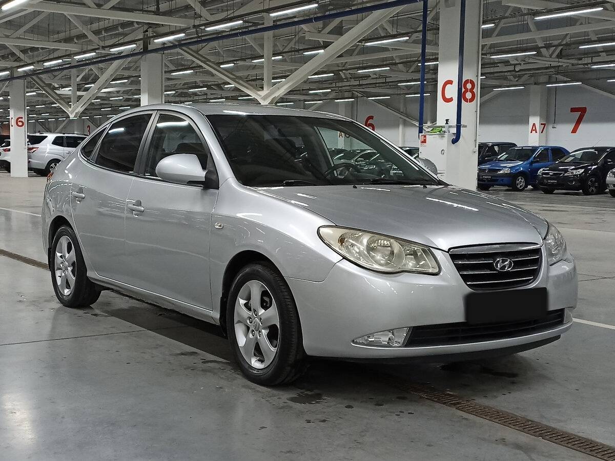 Купить Hyundai Elantra с пробегом. Фото: #2