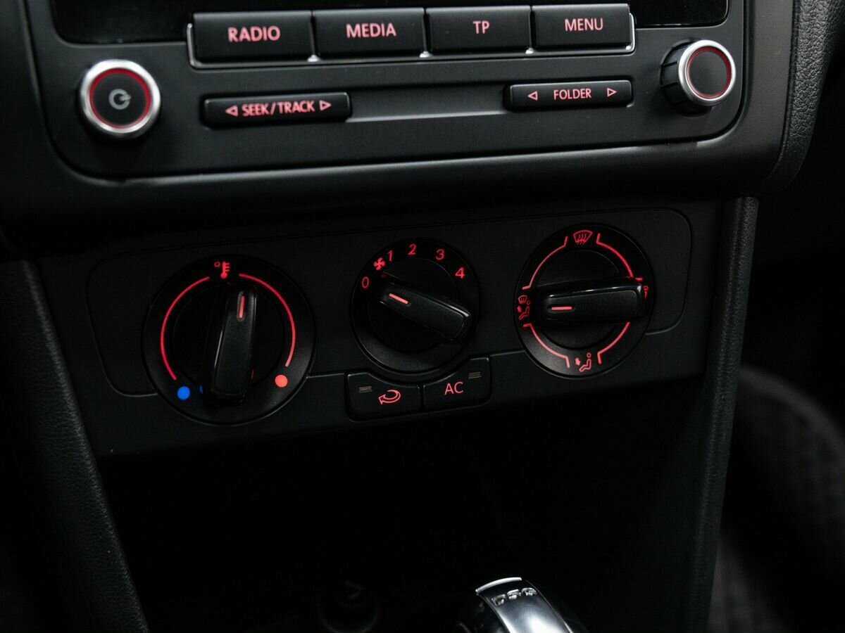 Купить Volkswagen Polo с пробегом. Фото: #17