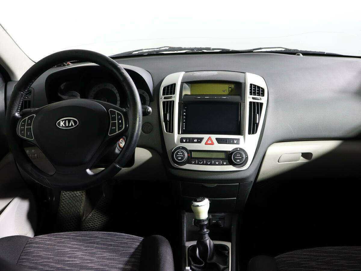 Купить Kia Ceed с пробегом. Фото: #8