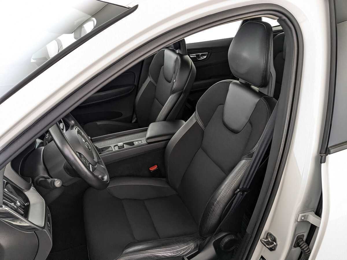 Купить Volvo XC60 с пробегом. Фото: #17