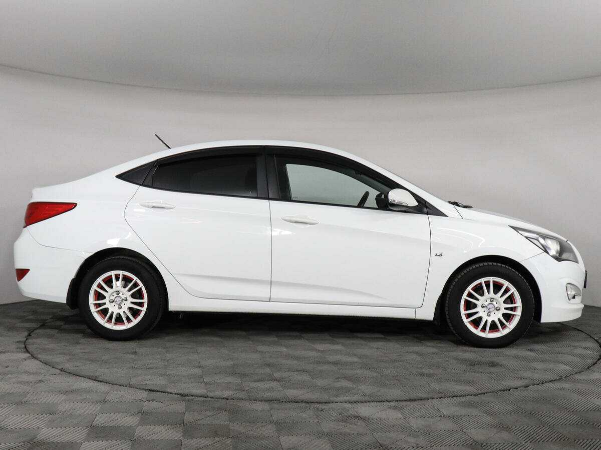 Купить Hyundai Solaris с пробегом. Фото: #3